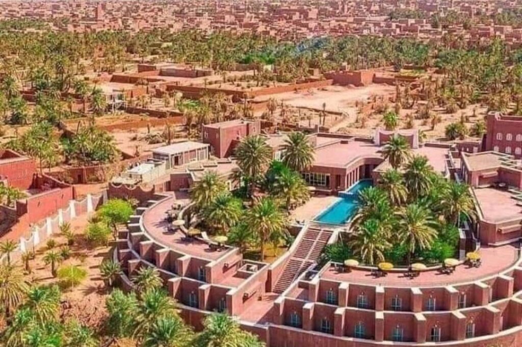 “الواحة الحمراء” في الجزائر… هنا مرت الأساطير